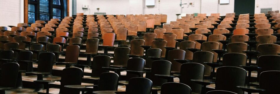 Un'aula universitaria.